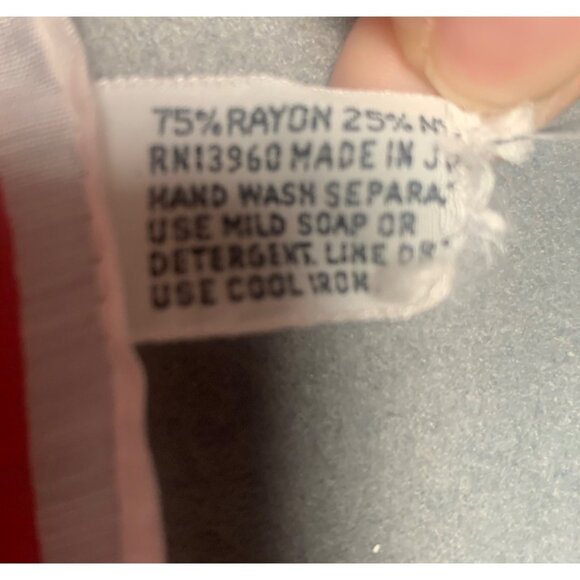 Vintage Red & White Bird Print Scarf Rayon Nylon Made In Japan 20" Square - Picture 3 of 9